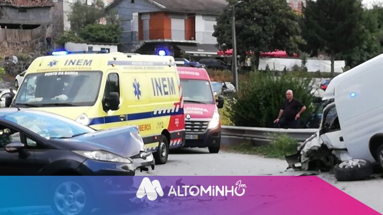 En Colis O Entre Duas Viaturas Faz Dois Feridos Em Ponte Da Barca