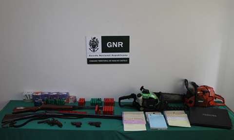 GNR detém quatro homens por suspeita de tráfico de droga e apreendeu, entre outros, seis mil doses de haxixe.
