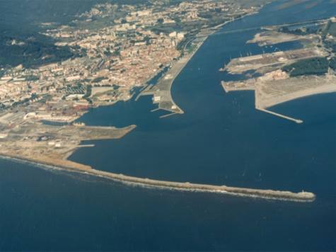 Câmara de Viana aprova moção a pedir “celeridade” na abertura de candidaturas aos fundos europeus para construir acessos ao porto de mar