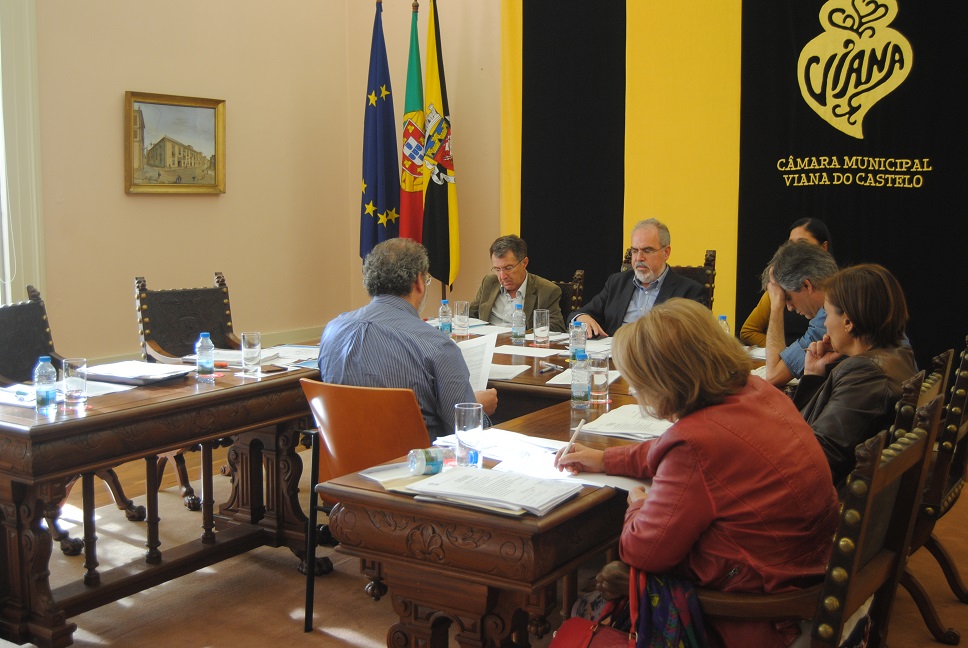 Atribuição de apoio à APPACDM leva autarca de Viana a dirigir duros ataques a vereador do PSD