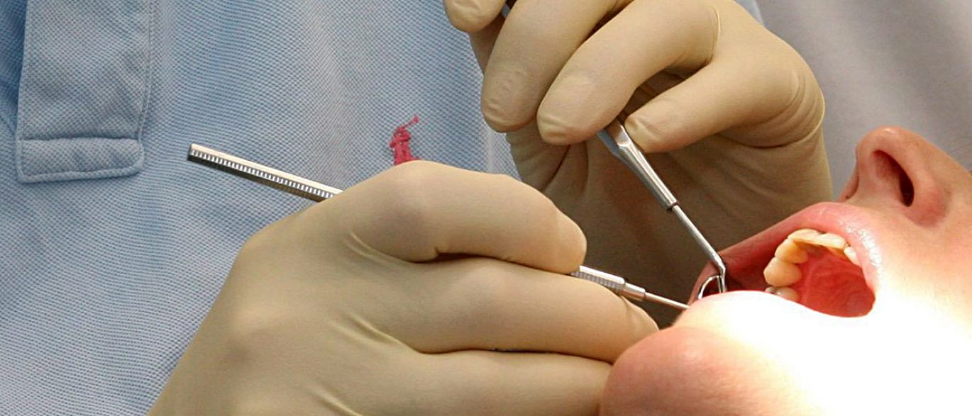 Governo alarga cheques-dentista a jovens de 18 anos