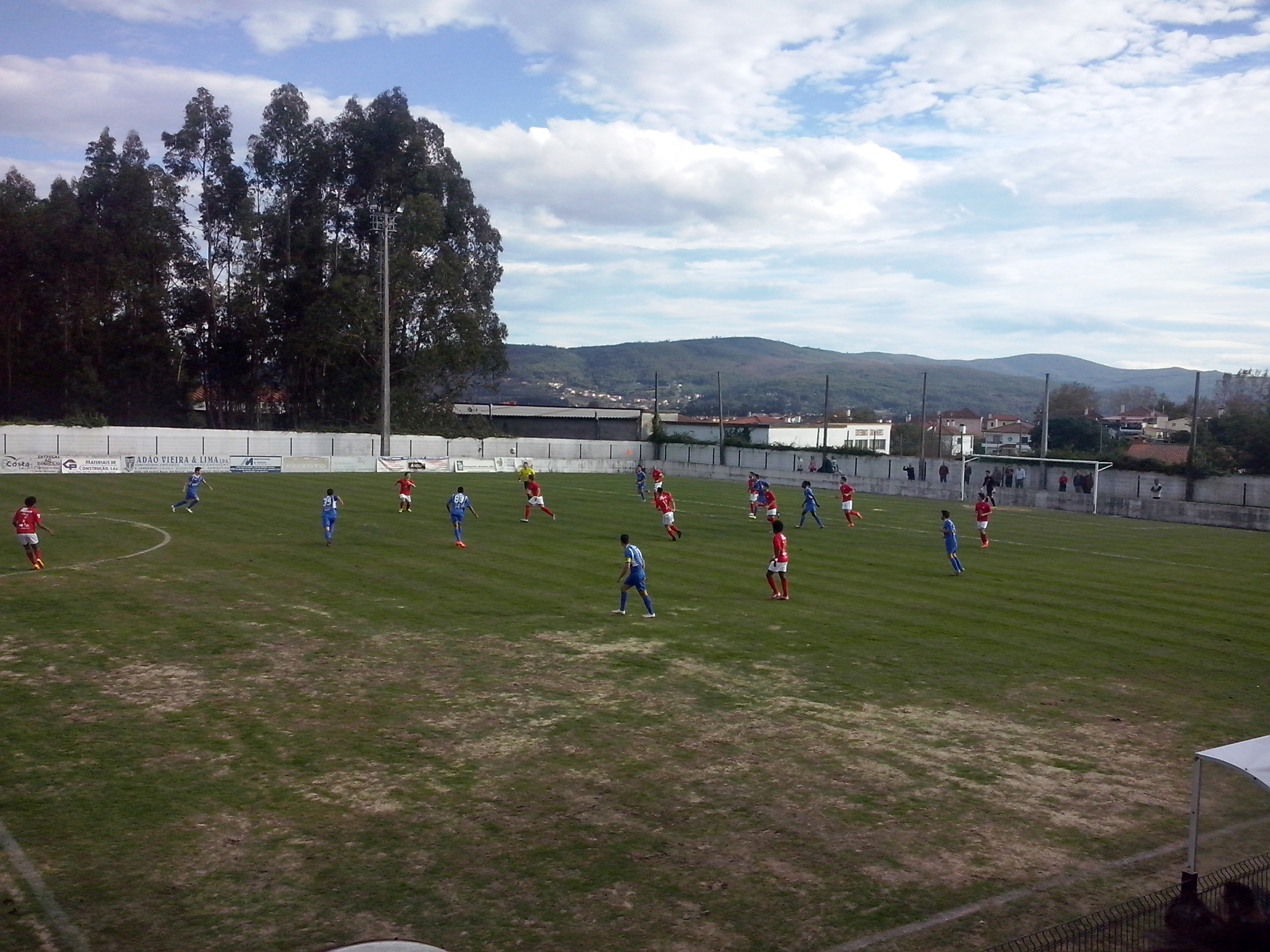 Vianense perde nas Neves