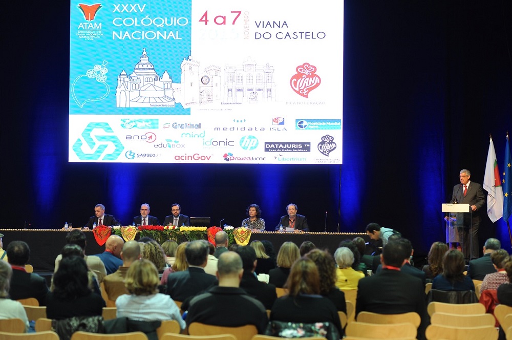 Presidente da Câmara de Viana recebe emblema de ouro da Associação dos Trabalhadores da Administração Local