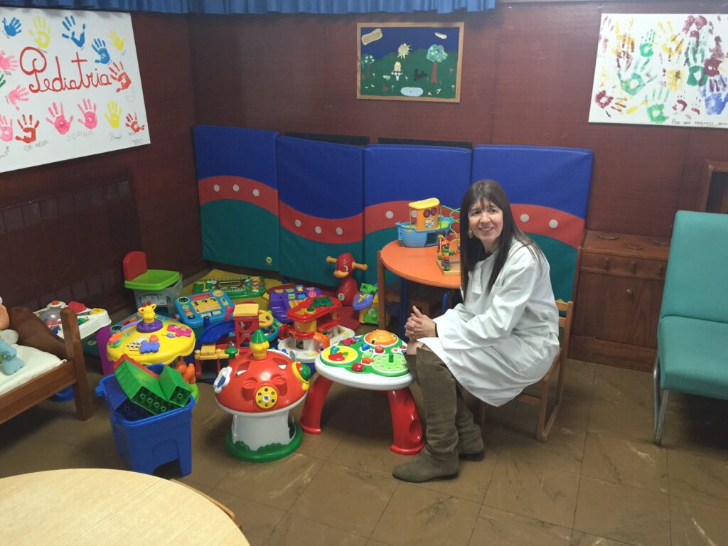 Educadora de Infância há 30 anos na pediatria do hospital para “amenizar” trauma do internamento de crianças