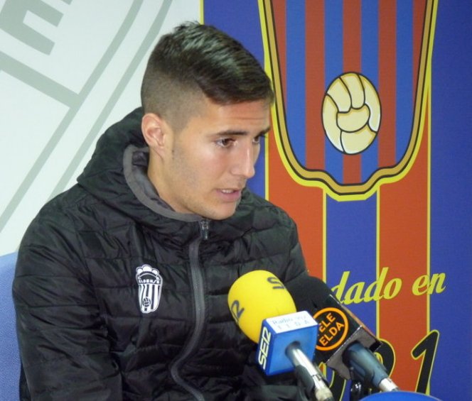 Barcelona dispensa jogador oito horas após assinar contrato