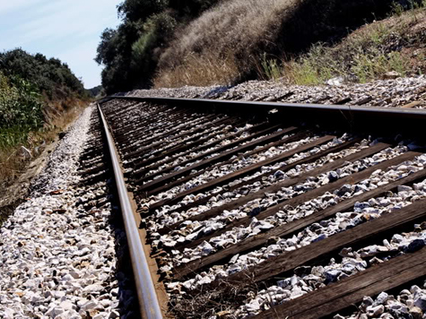 Restabelecida circulação ferroviária em Valença após derrocada na Linha do Minho