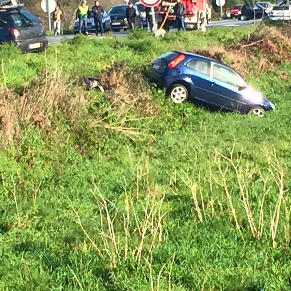 Carreço: Colisão que envolveu autocarro da AVIC e dois ligeiros fez 5 feridos, um em estado grave
