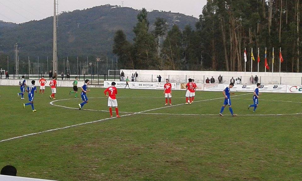 Vianense recupera de desvantagem e vence no terreno do Neves