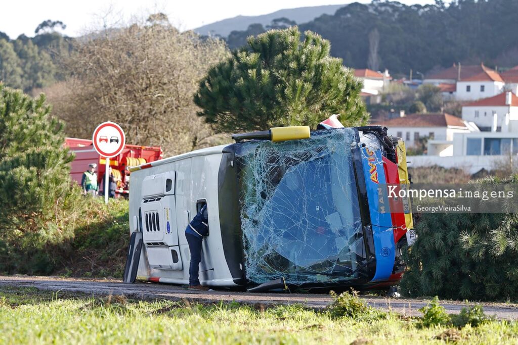 Carreço: Colisão que envolveu autocarro da AVIC e dois ligeiros fez 5 feridos, um em estado grave
