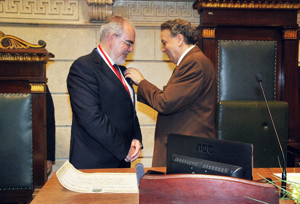Autarca de Viana recebe medalhas de mérito no Rio de Janeiro