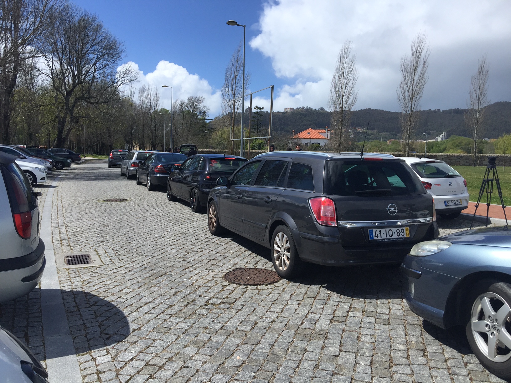 Mais de 50 automobilistas concentraram-se em Viana para se juntarem a protesto por combustíveis mais baratos em Portugal