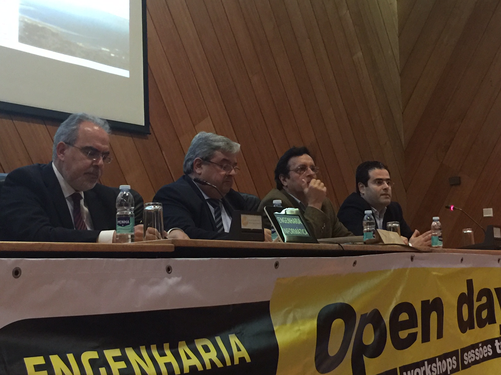 Empresa de ‘software’ investe um milhão de euros em centro de competências em Viana que vai criar 100 empregos e trabalhar para a Europa