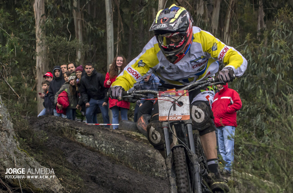 Fernando silva e Filipa Peres vencem 2º BTT DHI Moto Galos em Barcelos (FOTOS)