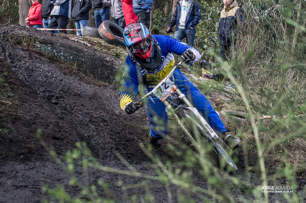 Fernando silva e Filipa Peres vencem 2º BTT DHI Moto Galos em Barcelos (FOTOS)