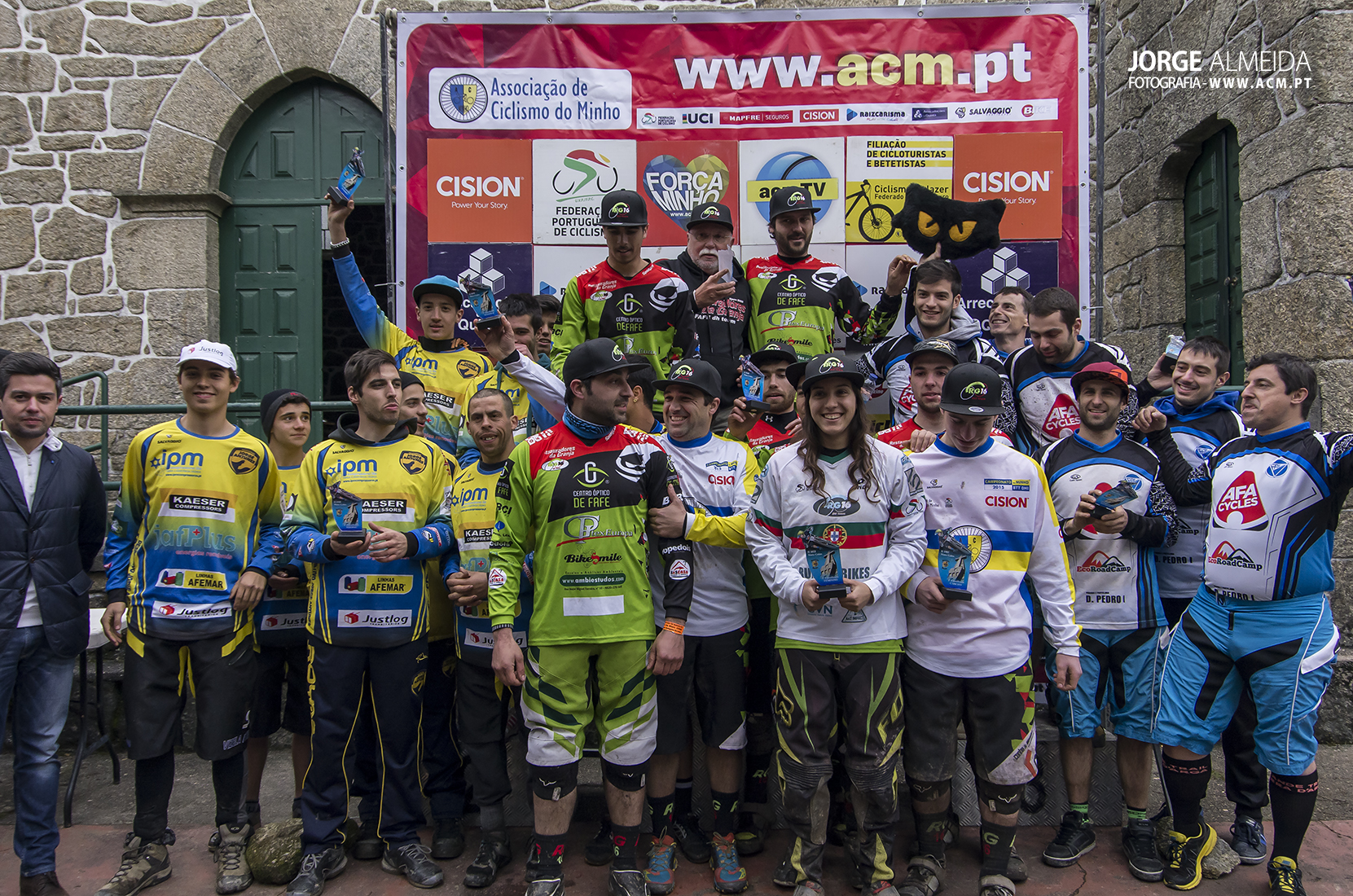 Fernando silva e Filipa Peres vencem 2º BTT DHI Moto Galos em Barcelos (FOTOS)