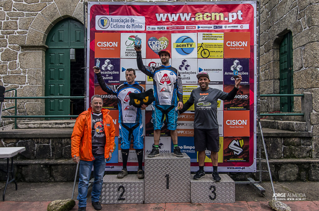 Fernando silva e Filipa Peres vencem 2º BTT DHI Moto Galos em Barcelos (FOTOS)