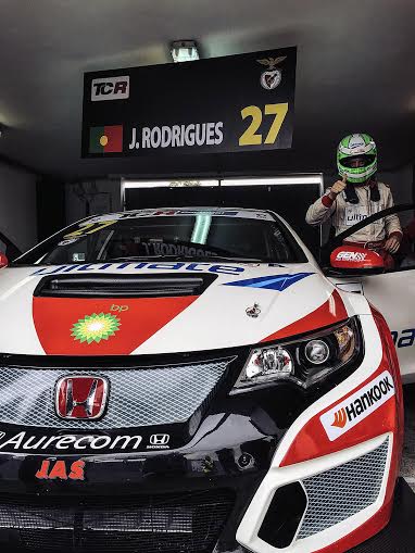 Automobilismo: José Rodrigues alcança 2º lugar no Campeonato Nacional de Velocidade em Braga
