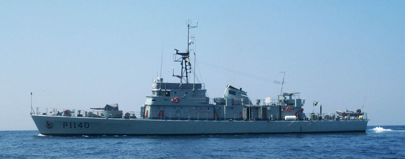 Navio Patrulha NRP Cacine durante três dias em Viana aberto a visitas