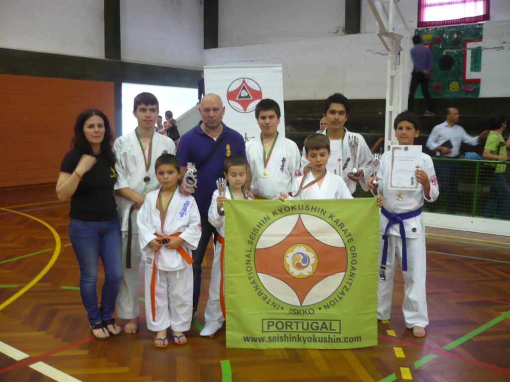Karaté: Equipa de Viana do Castelo sobe três vezes ao pódio em torneio de Karate Kyokushin
