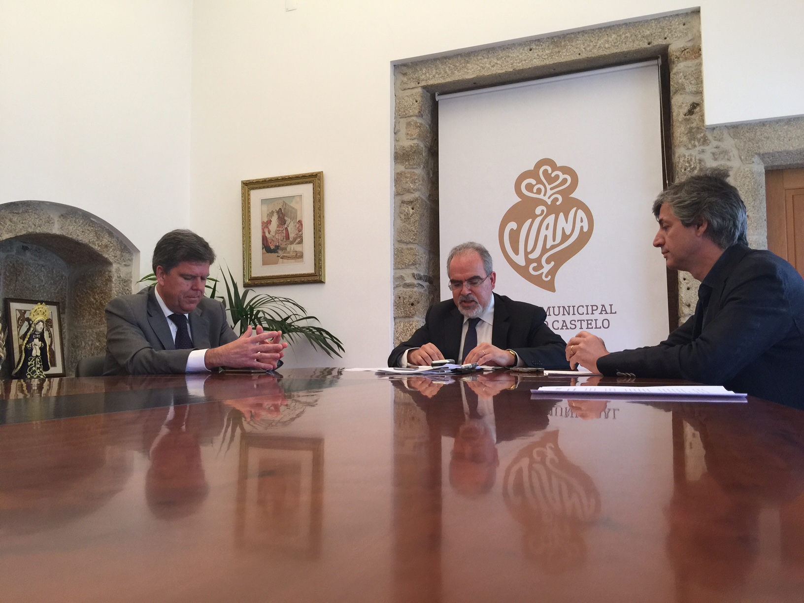 Investimento municipal de 700 mil euros gera 180 postos de trabalho em Viana