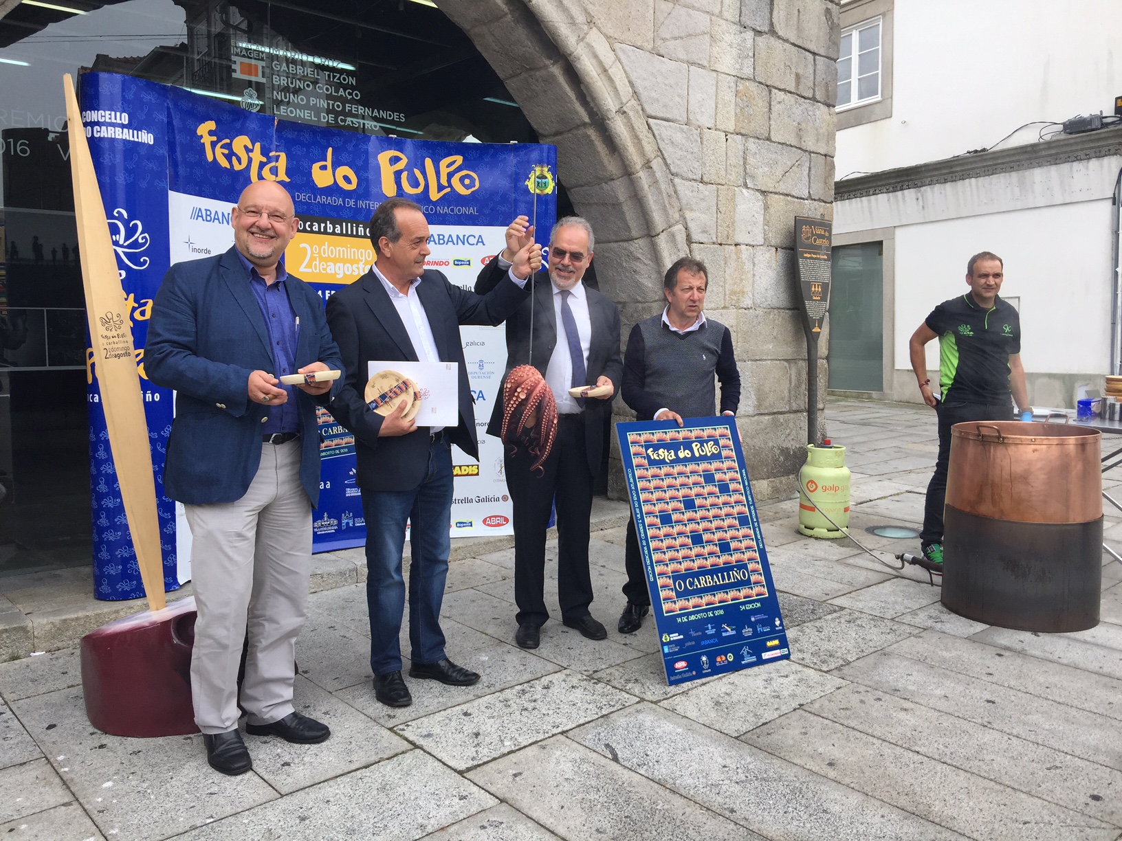 Festa do Polvo de Carballiño promove-se em Viana e Romaria da Agonia mostrar-se ao município galego