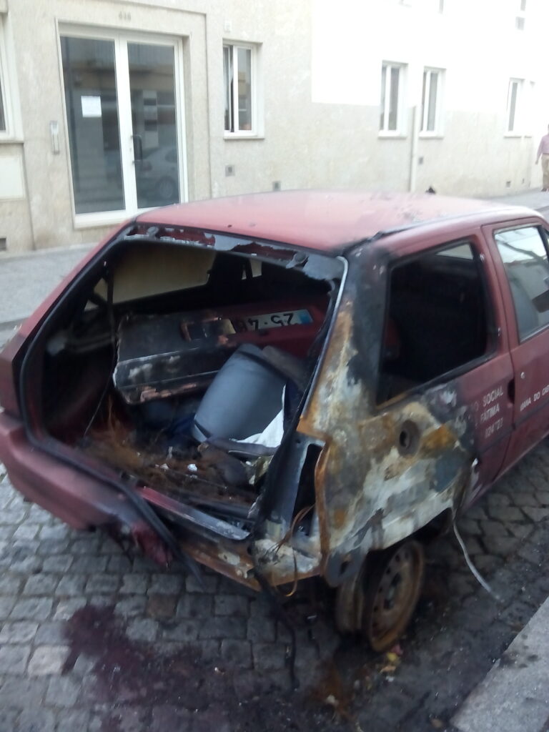 PJ investiga caso de viatura da paróquia de Nossa Senhora de Fátima incendiada