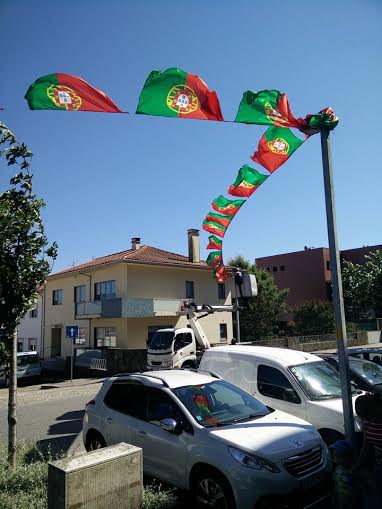 Suposto representante da EDP manda retirar bandeiras de apoio à seleção do café Brito