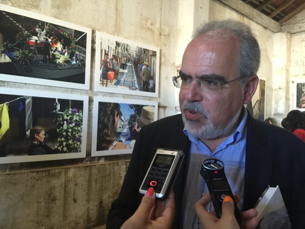 Amor e dedicação às festas d’Agonia espelhados em livro e exposição que dá alma a antigo armazém da ribeira