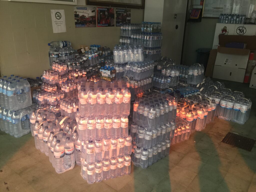 População de Viana “enche” quartel dos Voluntários com alimentos para os bombeiros