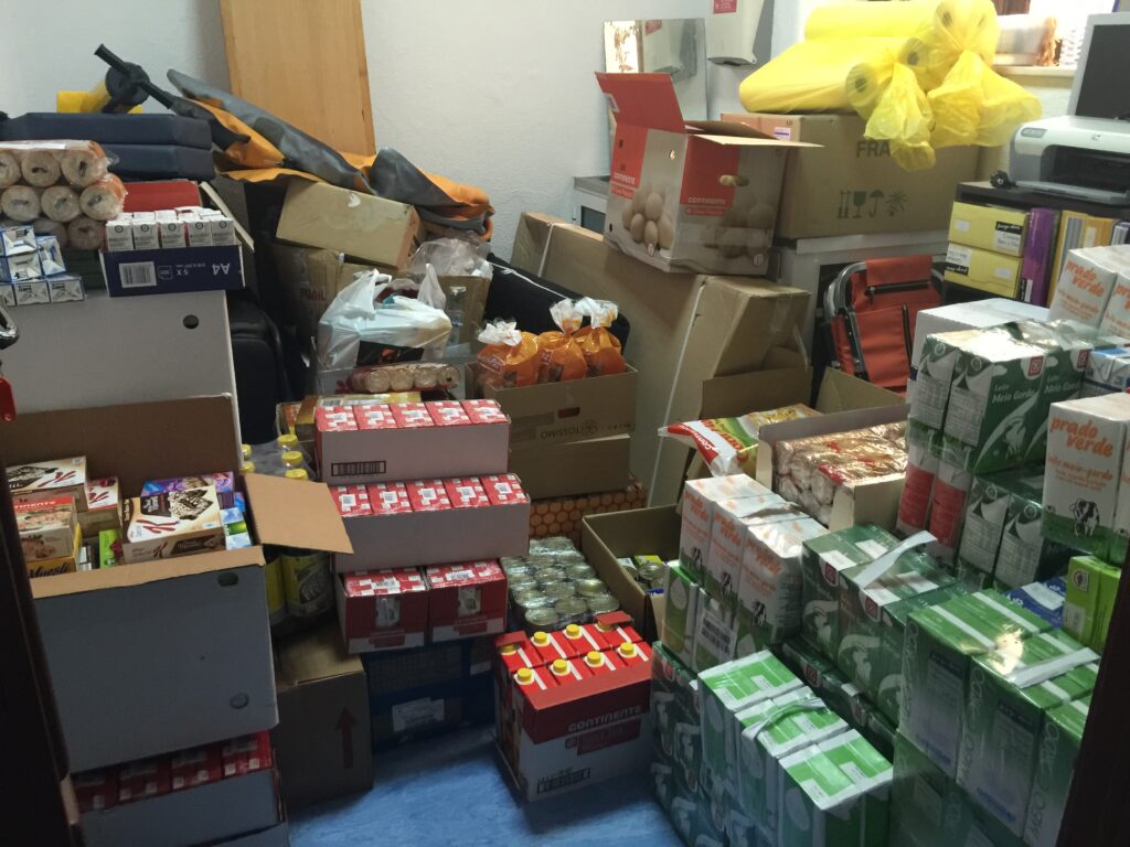 População de Viana “enche” quartel dos Voluntários com alimentos para os bombeiros