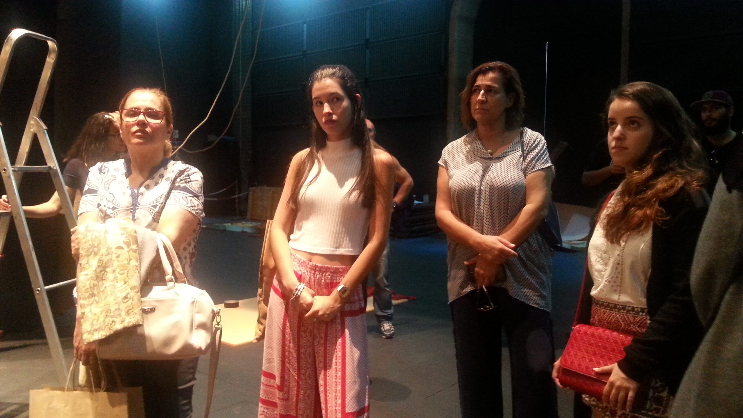 Barbara Temporão e Anna Galvão em visita guiada ao teatro Sá de Miranda