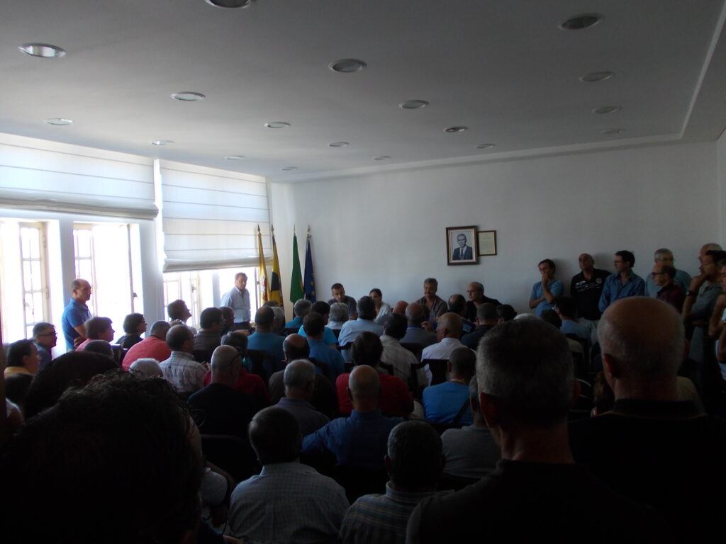 Ex-trabalhadores de estaleiros de Viana formam grupo de trabalho para fazer face a futuro “grave”
