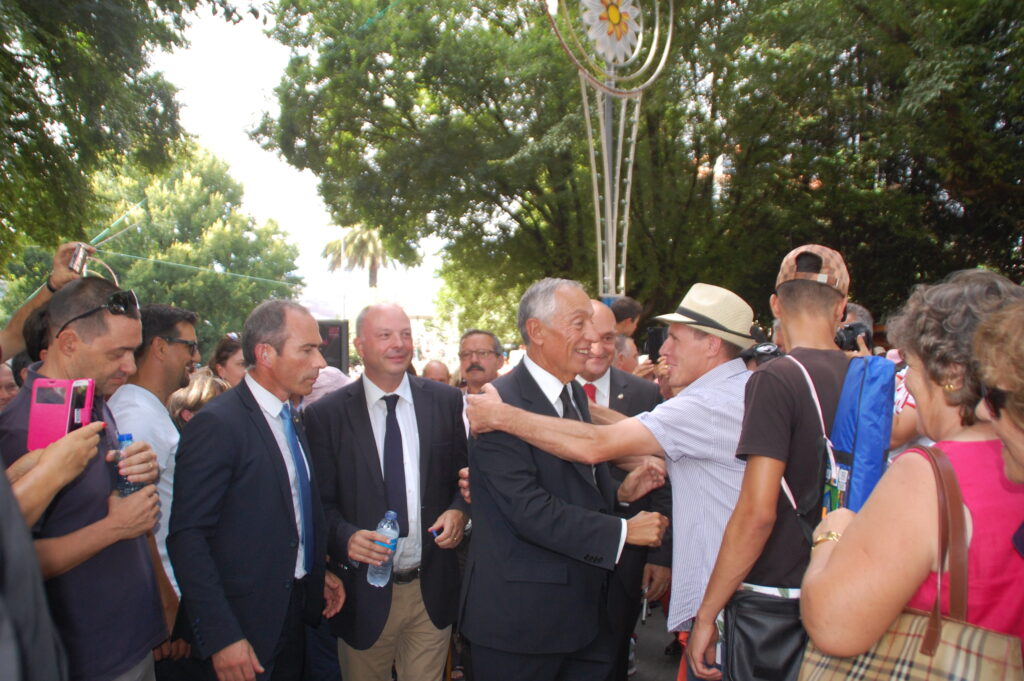 Marcelo Rebelo de Sousa recebe banho de multidão nas Feiras Novas de Ponte Lima com 250 a 300 mil pessoas