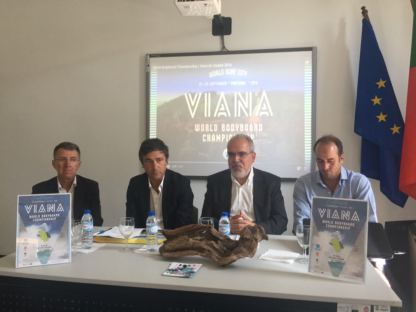 Mais de 80 atletas , entre eles, Mike Stewart vão participar no campenato mundial de bodyboard em Viana