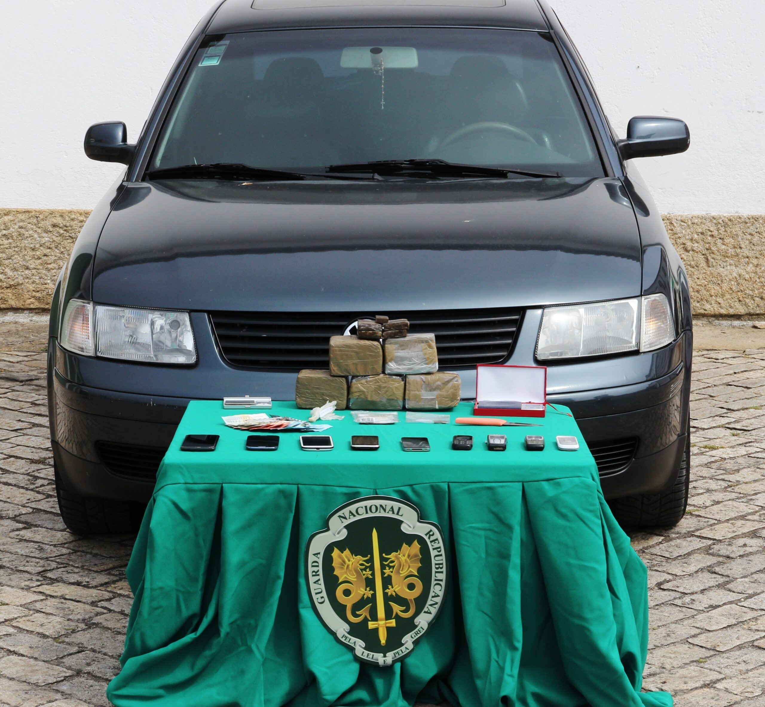 Cinco homens detidos na cidade de Viana do Castelo por tráfico de droga e posse de armas proibidas