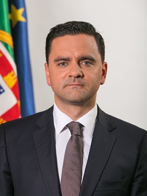 Ministro do Planeamento e das Infraestruturas em Viana, na quarta-feira, para assinar contrato eletrificação da Linha do Minho
