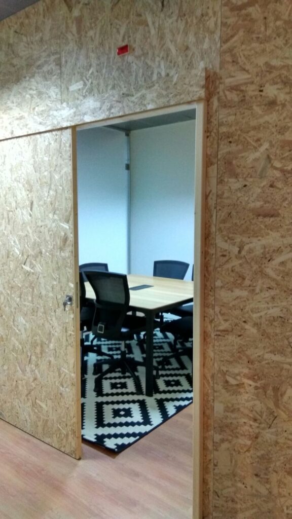 Abriu em Viana o Link Cowork & Business, o maior espaço de cowork da cidade