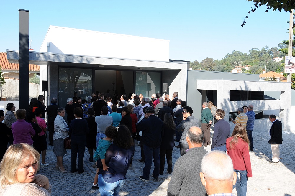 Câmara de Viana presente na bênção da Casa Mortuária de Portela Susã