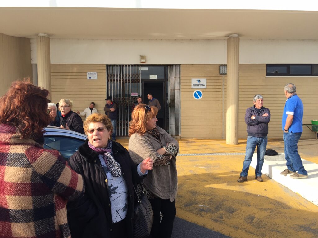 Comerciantes voltam a boicotar lota de Viana, Docapesca diz que contratos de abastecimento são legais