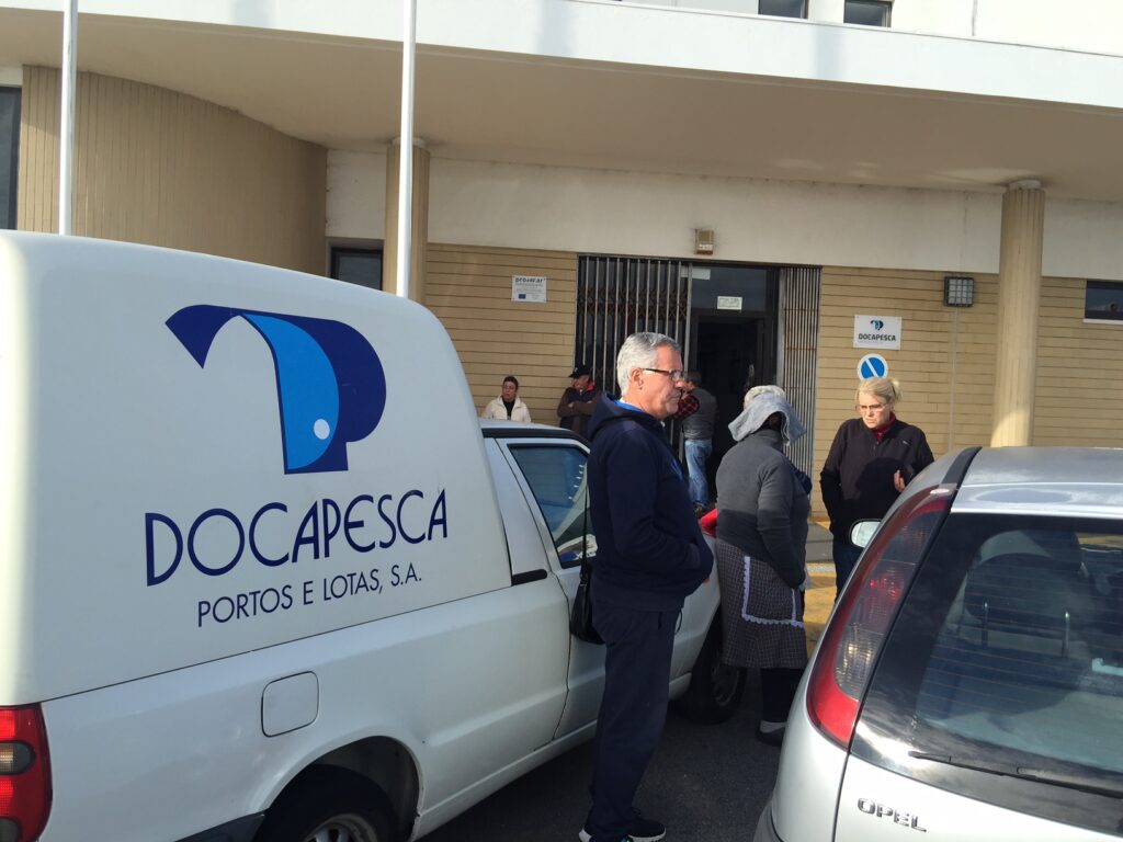 Comerciantes voltam a boicotar lota de Viana, Docapesca diz que contratos de abastecimento são legais