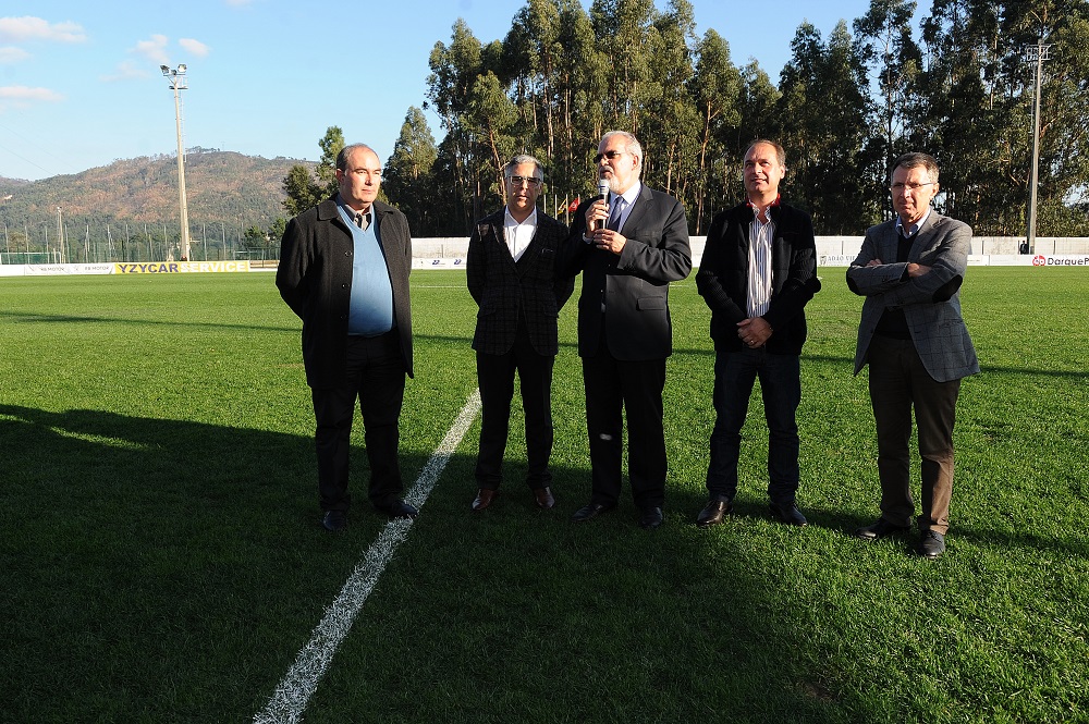 Executivo municipal inaugura obra de beneficiação do relvado do Neves FC