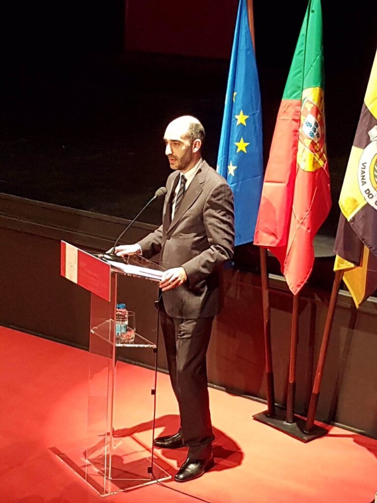 Homenagem a 26 personalidades encheu teatro Sá de Miranda nos 169 anos de Viana