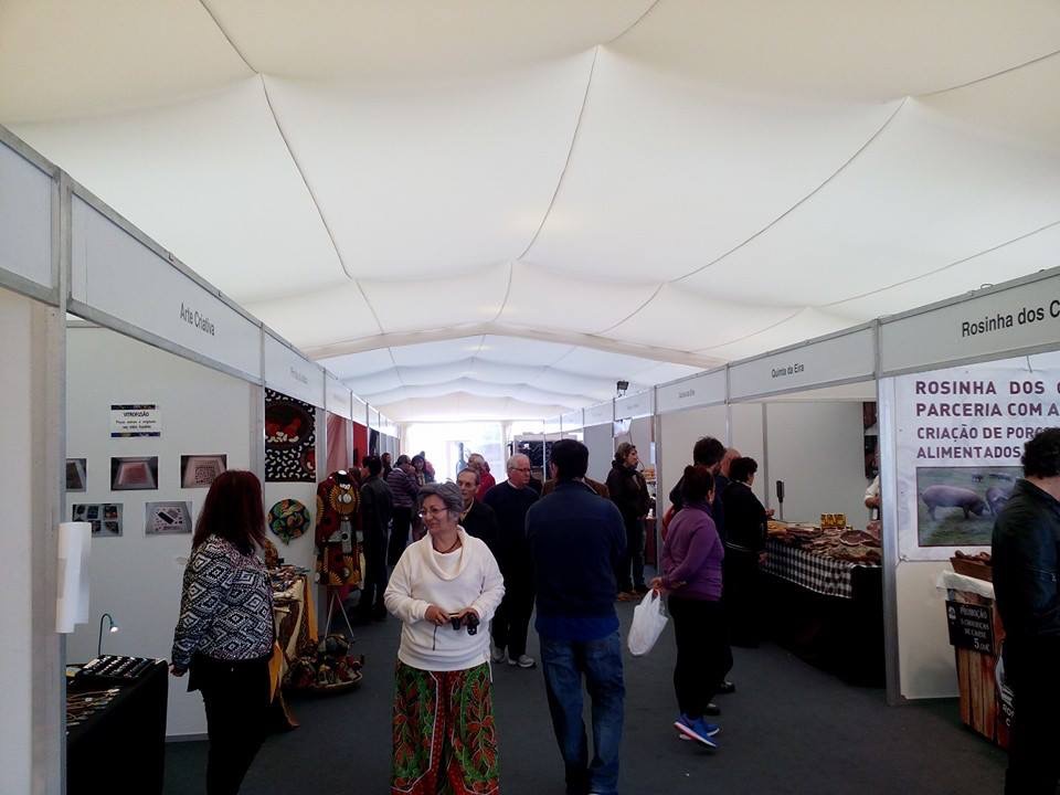Cerca de 28 expositores no III do Mercado à Mão em Viana