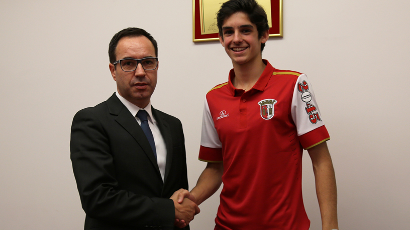 Futebol: Mais um jovem vianense em destaque no Sporting de Braga