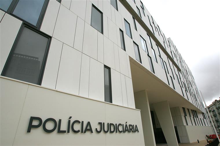PJ apreende bens a ex-autarca de Riba de Mouro por suspeita de peculato