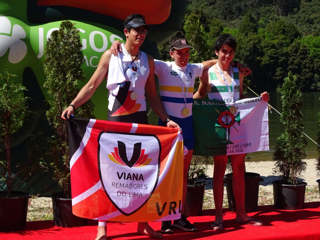 Viana Remadores do Lima sobe nove vezes a pódio em Campeonato Nacional Remo Fundo