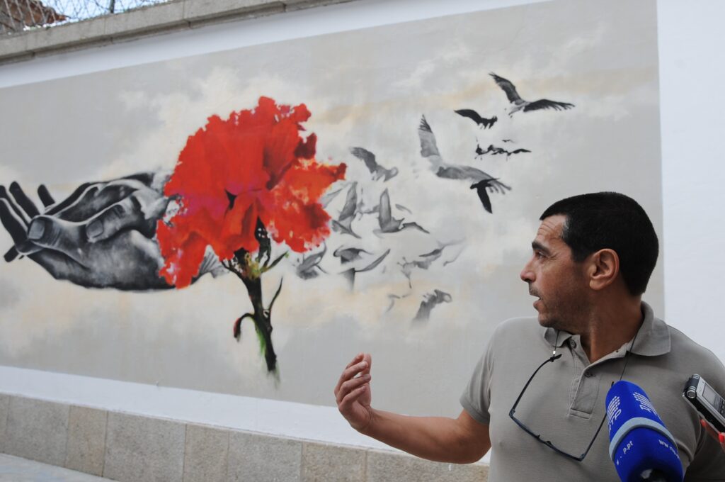 Mural na cadeia de Viana abre “janela para a liberdade”