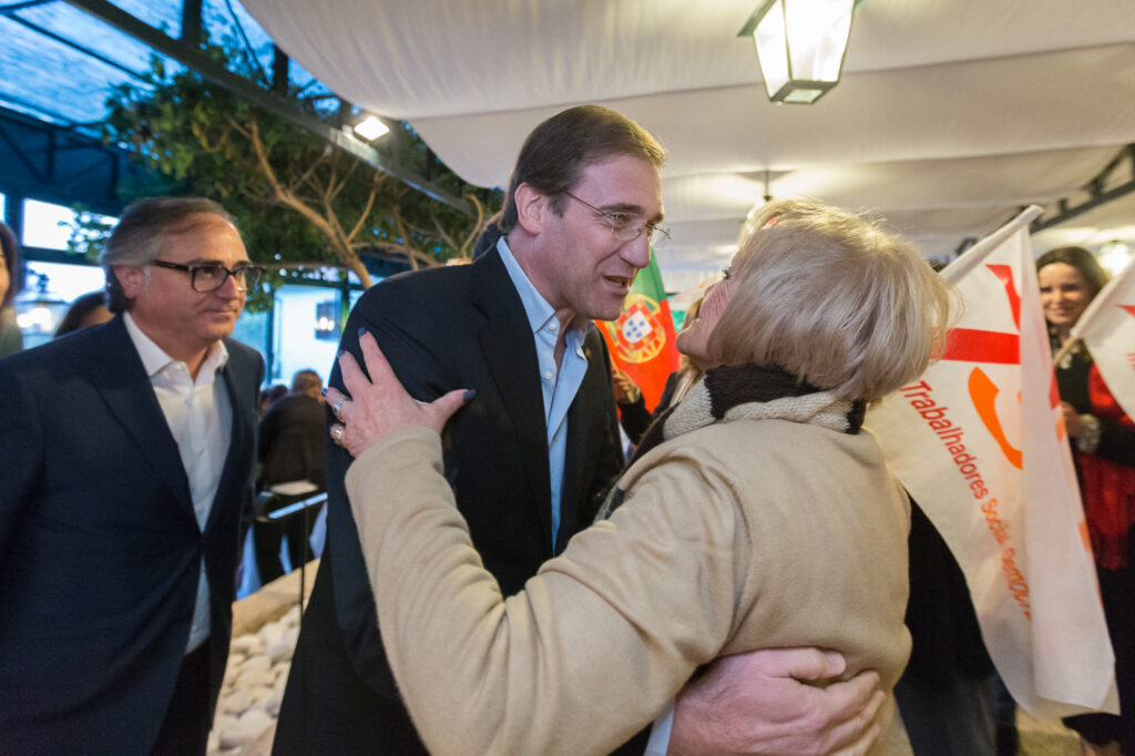 Passos Coelho comemora 1º de maio em Viana e diz que desemprego caiu e emprego aumentou com o anterior governo