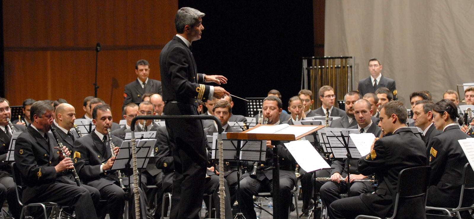 Viana palco esta noite de concerto pela Banda da Armada