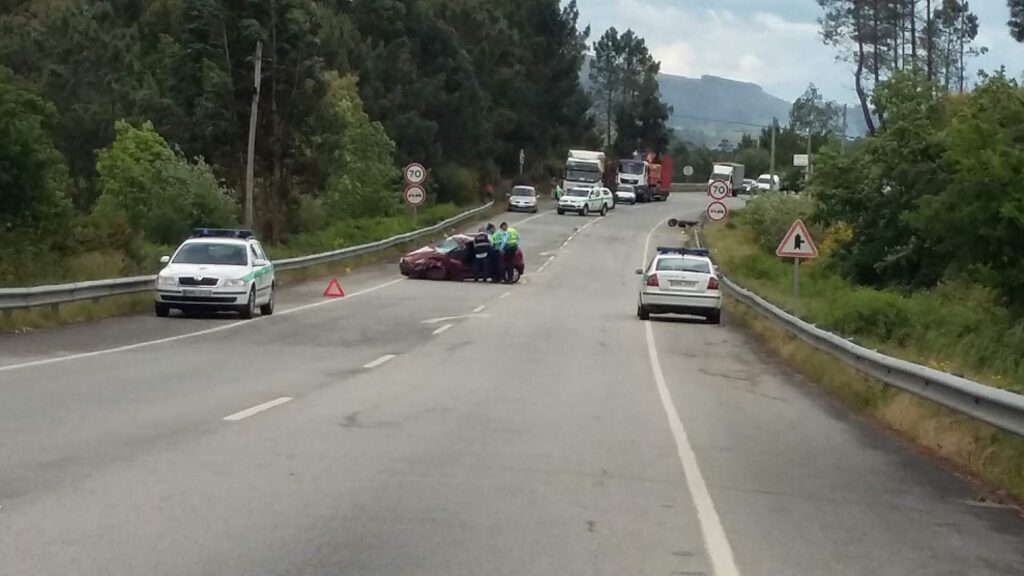 Jovem de 18 anos morre em colisão entre moto e carro em Monção